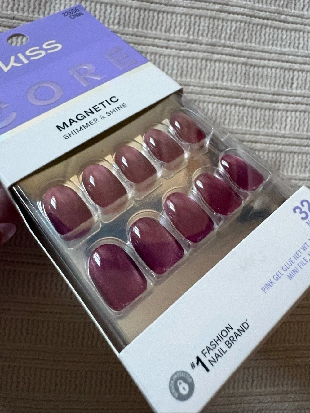Kiss CORE Magnetic Shimmer & Shine Press-On Nails - Metallic Plum